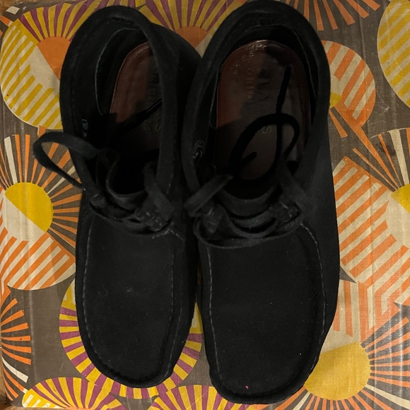 Clarks Men's Wallabee - Black Suede size 10.5 - Picture 3 of 5